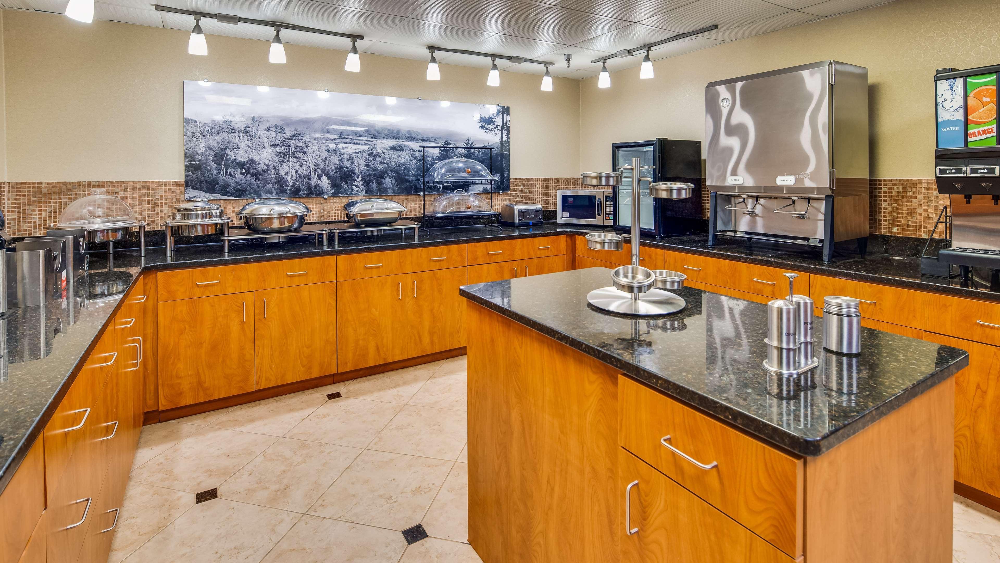 Best Western Plus Knoxville Cedar Bluff Exterior photo