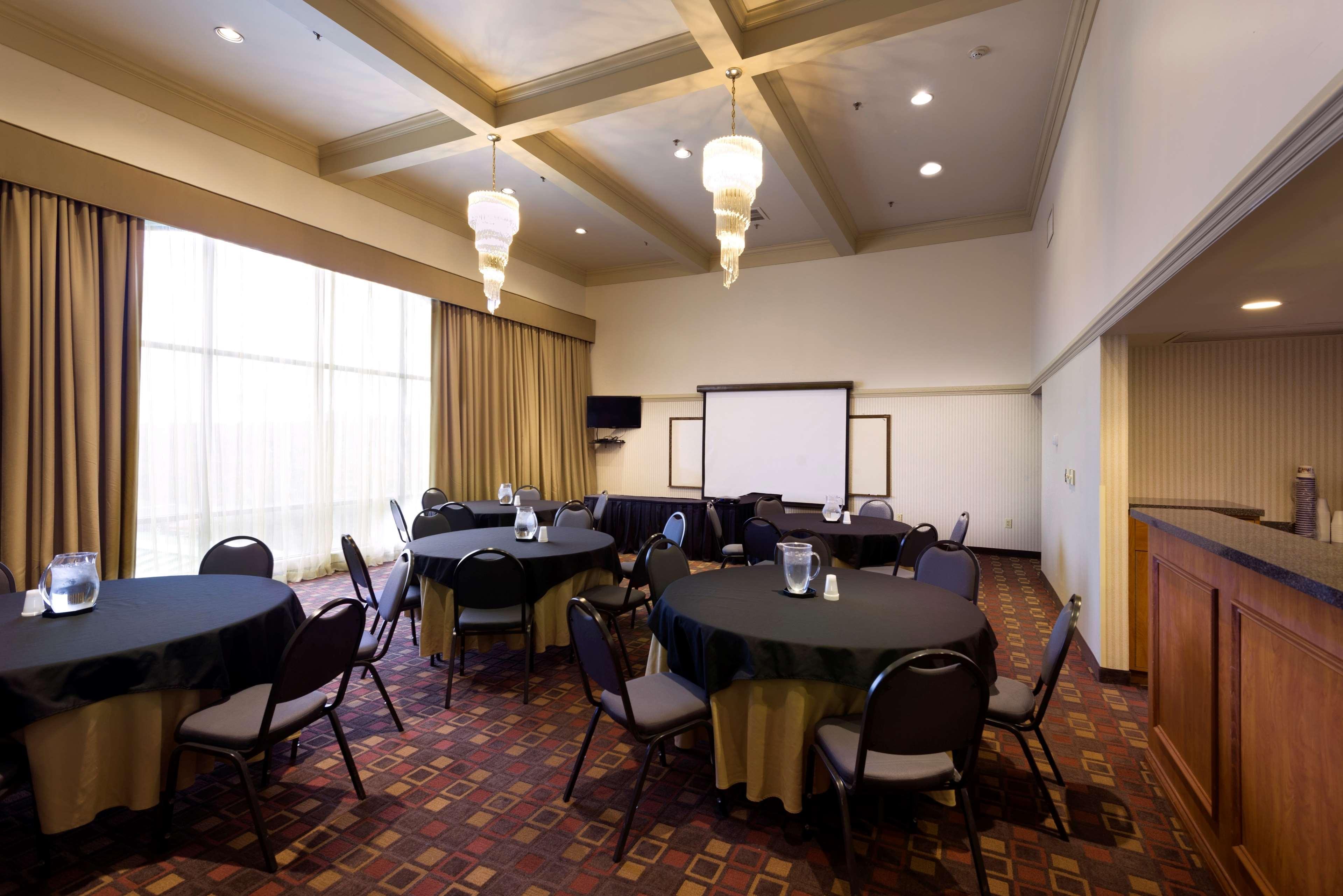 Best Western Plus Knoxville Cedar Bluff Exterior photo