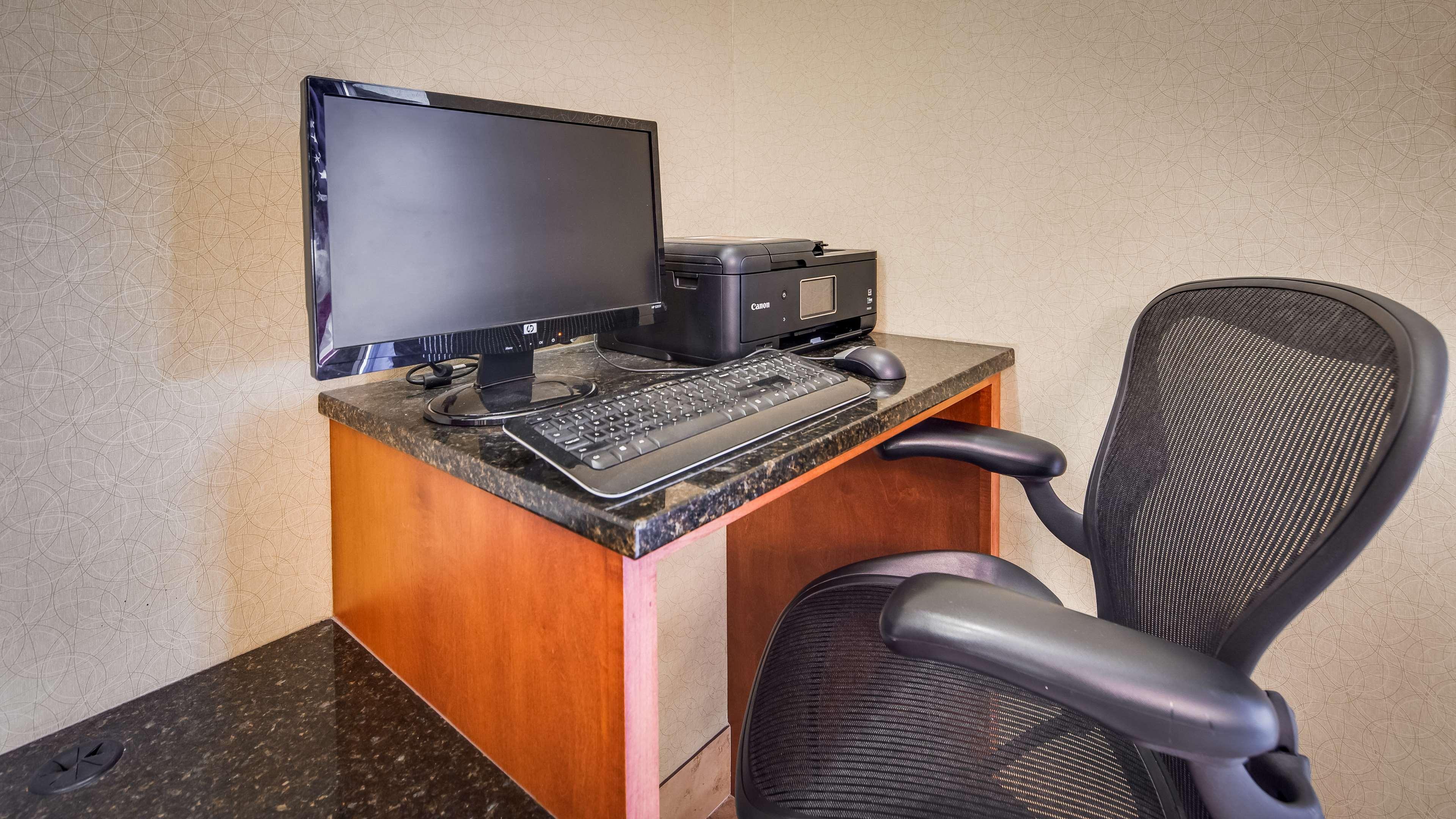 Best Western Plus Knoxville Cedar Bluff Exterior photo