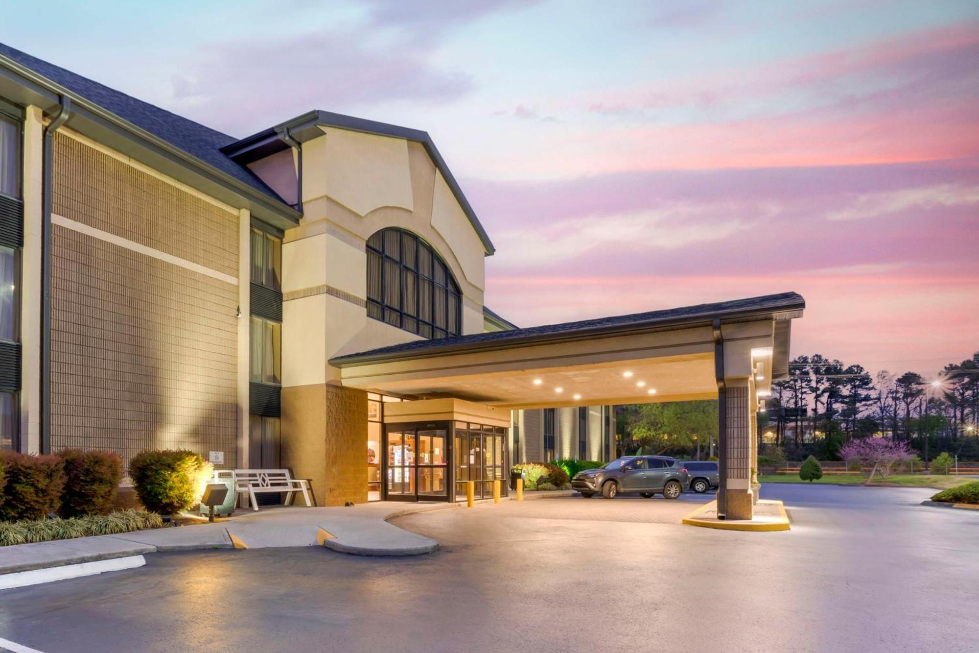 Best Western Plus Knoxville Cedar Bluff Exterior photo