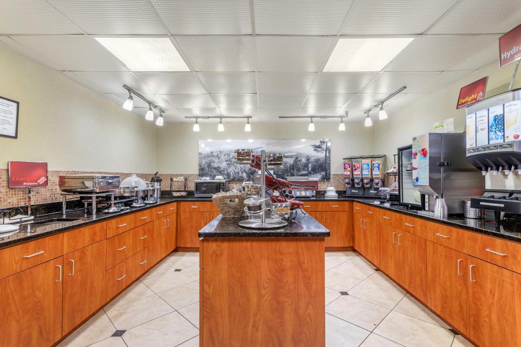 Best Western Plus Knoxville Cedar Bluff Exterior photo