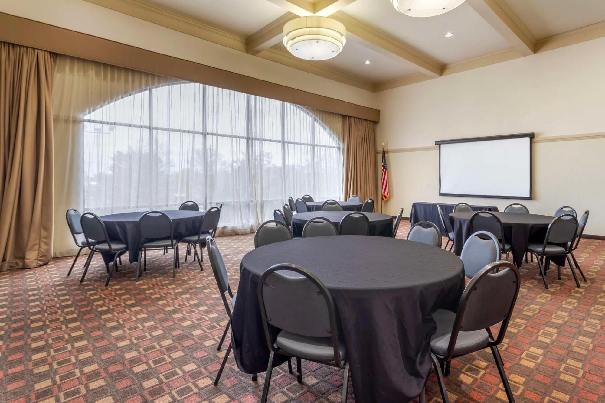 Best Western Plus Knoxville Cedar Bluff Exterior photo